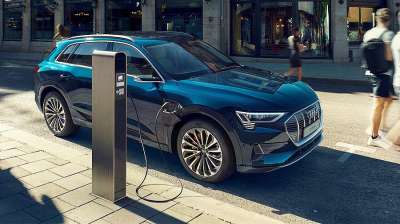 Audi привезет в Россию электромобиль e-tron