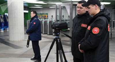 Пассажирам московского метро начали измерять температуру
