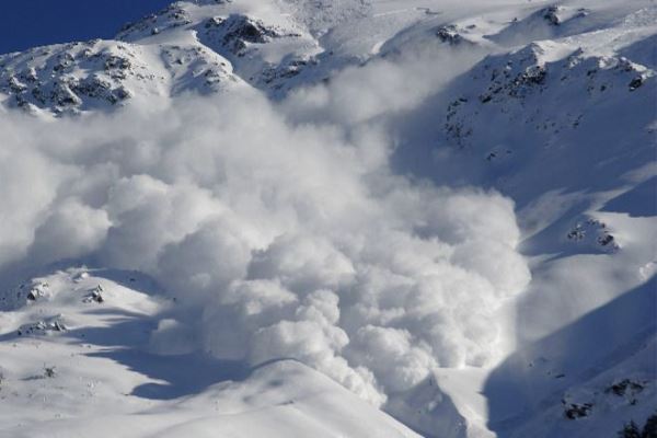 Две лавины в Австрии стали причиной смерти 6 человек