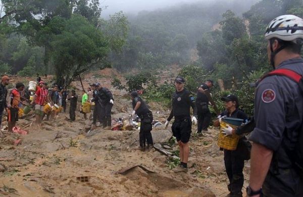 Число жертв наводнений в Бразилии достигло 32